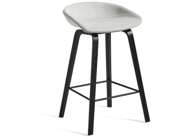 2_A001-AA16-01CH_AAS 33 H65_black wb lacquer oak base_ Black footrest_Uph divina melange 120.jpg