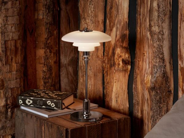 5_Portable-Akku-LED-Tischleuchte-verchromt-Situation-1.jpg
