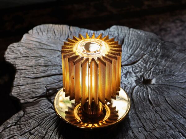 5_AMB_ITS_TABLE_GOLD_GOLD_1.jpg