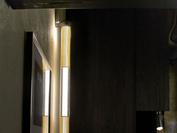 5_tube-360-1000-dcw-editions-paris-applique-murale-interieur-et-exterieur (1).jpg