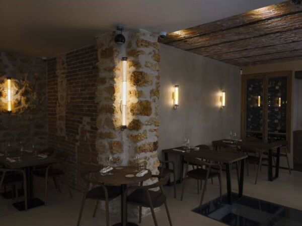 5_tube-360-400-dcw-editions-paris-applique-murale-interieur-et-exterieur (1).jpg
