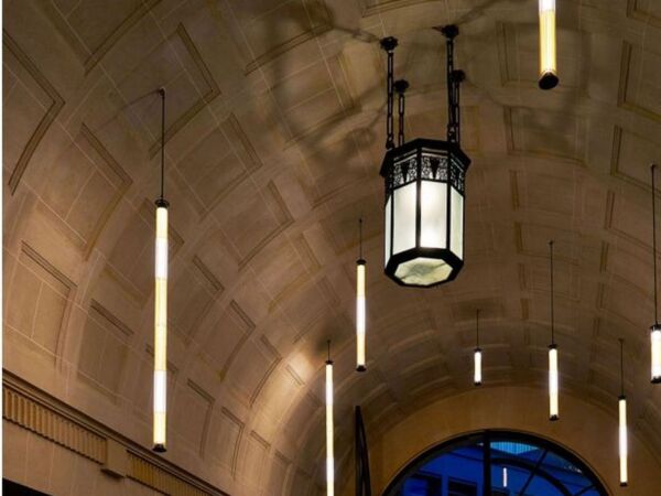 5_the-tube-360-700-dcw-editions-paris-suspension-verticale-interieur-et-exterieur (6).jpg