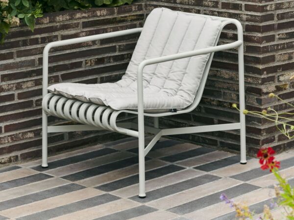 5_Lounge Chair Low sky grey_Palissade Lounge Chair Soft Quilted Seat Cushion sky grey.jpg