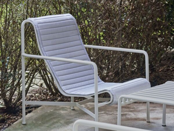 5_Palissade Lounge Chair High sky grey_Quilted Cushion sky grey 01.jpg