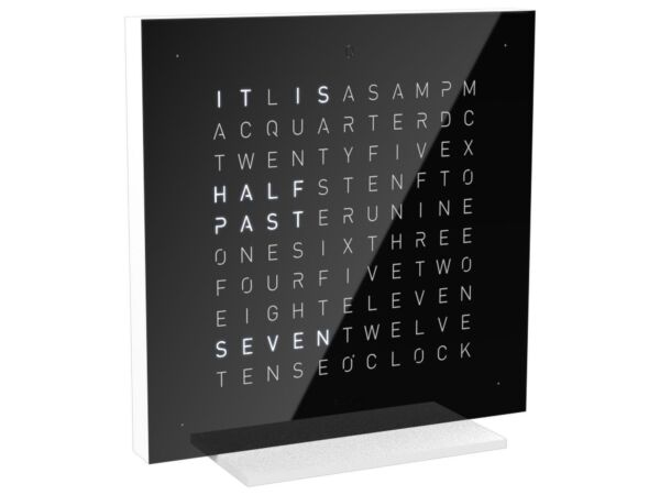 2_qlocktwo-blackicetea-seitenansicht-_en.jpg