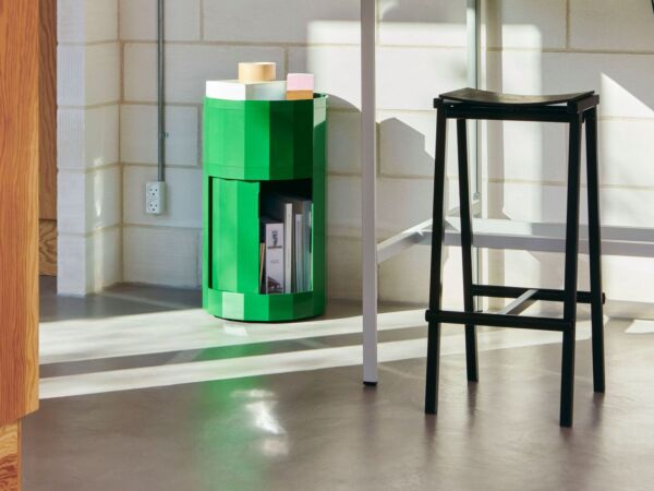 5_Facet Cabinet incl. feet and castors High spinach green_Taburete 8 Bar Stool H75 black wb lacquered oak veneer seat black.jpg