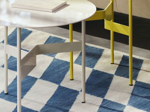 5_Shim Coffee Table dia54xH44 eggshell_Shim Coffee Table dia45xH51 custard_Shift Kelim Rug W140xL200 blue.jpg