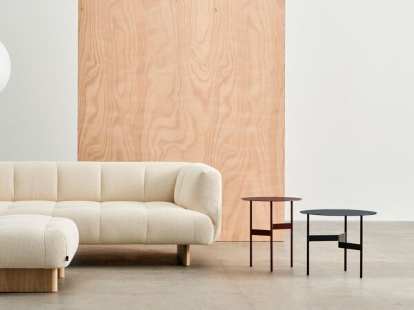 5_Quilton Lift 2 Seater Tartaglia 857 wb lacquered oak base_Shim Coffee Table dia45xH51 bordeaux_Shim Coffee Table dia54xH44 black.jpg
