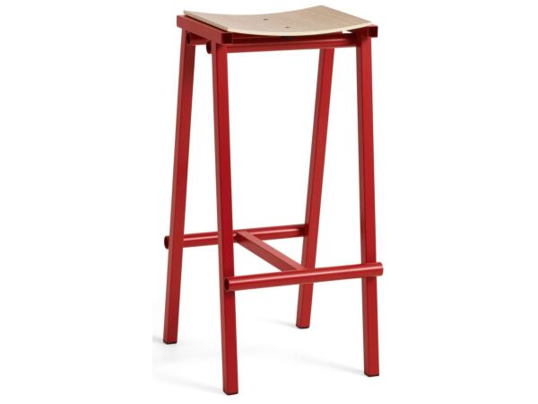 2_AE437-A406_Taburete 8 Bar Stool H75 wb lacquered oak veneer seat_signal red powder coated base.jpg