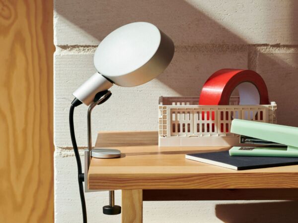 5_Cupola Clip Lamp clear anodised_HAY Colour Crate Mini Set of 2 off-white_1.jpg