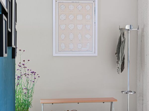 5_four_leaves_coat_stand_ambient_multi_AC704_polished_01.jpg