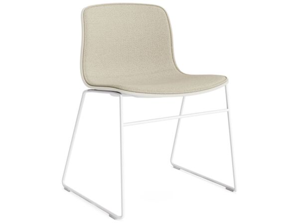 2_AA098-D157-AN21-02FV_AAC 08 front uph Maglia Cream_melange cream 2.0 shell_white powder coated steel base.jpg