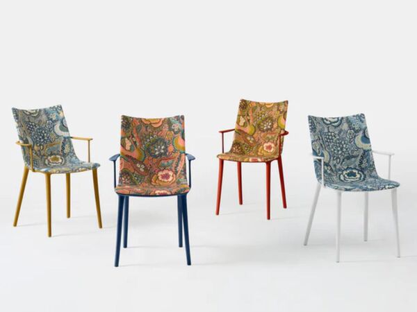5_h-h-h-liberty-armchair-view-add03_580x_1.jpg