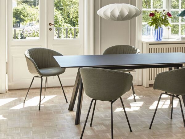 5_frame_AAC 27 Soft Atlas 931 black powder coated base.jpg