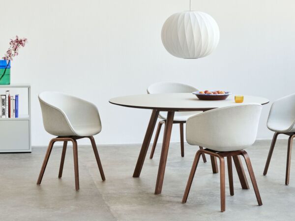 5_AAC 23 Linara 311 wb lacquer walnut base_CPH 25 off white lino wb lacquer walnut base_No Comb 205 light grey.jpg
