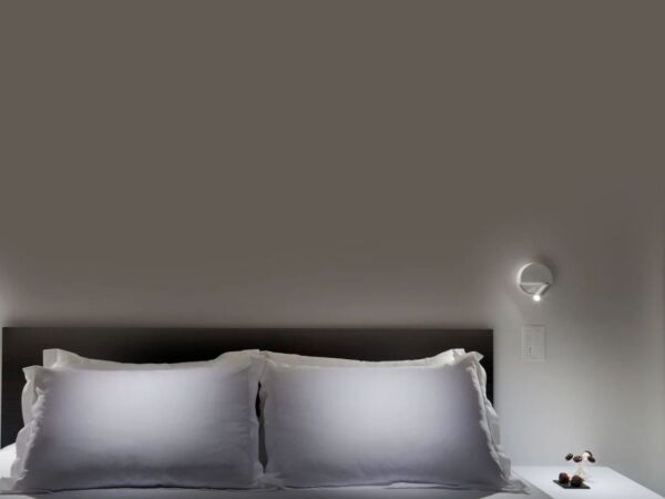 5_Ledtube-R-white-hotel-room-1606x1200_1.jpg