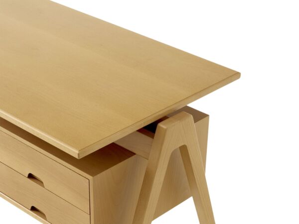 2_zTable-RD2-RD3-w.-Daystak-Desk-Drawer_Beech_detail-1200x1600 (1).jpg