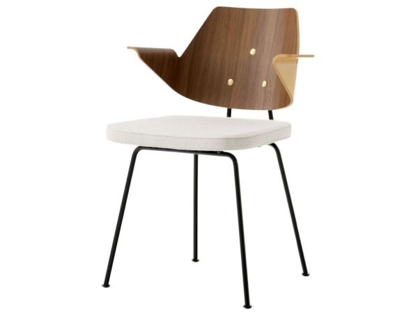 1_RFH Armchair RD7_Black w. Walnut and Beech and Hallingdal 103_Angled front.jpg