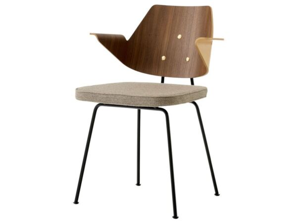 2_RFH Armchair RD7_Black w. Walnut and Beech and Hallingdal 227_Angled front.jpg
