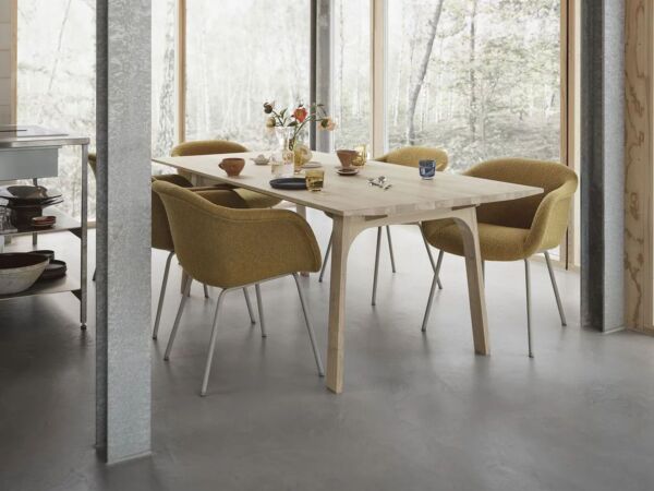 5_Earnest-extendable-table-205-oak-fiber-soft-tube-hearth-8-grey-strand-80-raise-glass-muuto-org.jpg