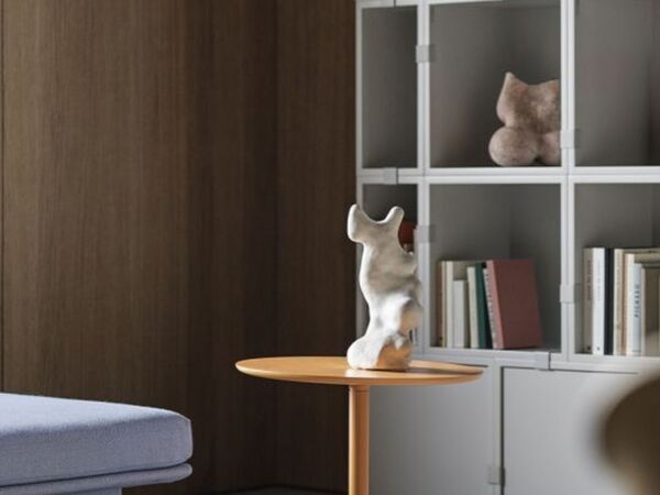 5_o48-h48-orange-pebble-burnt-orange-stacked-grey-kink-vase-dusty-lilac-outline-daybed-vidar-723-muuto-org_4.jpg
