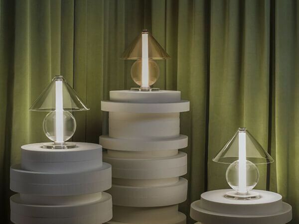 5_comparativa-fragile-marset-lampara-mesa-transparente-ambar.jpg