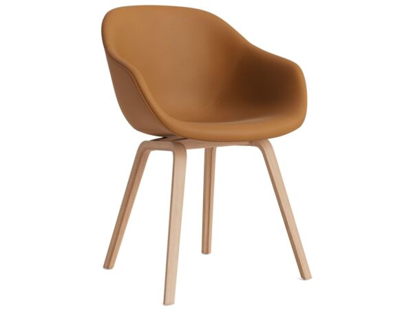 2_AC114-A001-AA36-02AS_AAC 223 Sense cognac_wb lacquer oak base.jpg