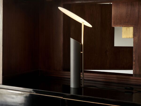 5_Verpan-Reflect-Table lamp-H60xØ30-Grey Satin.jpg