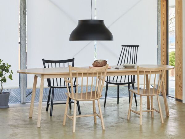 5_Triangle Leg Table wb lacquer oak_J42 wb laquer oak_PC Pendant L soft black.jpg
