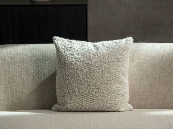 5_Wave_cushion_Off_White_square_20145_Ellipse_sofa_oatmeal_front.jpg