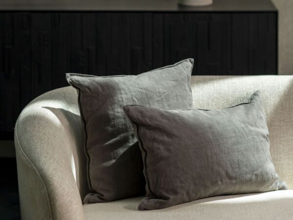 5_Lin_cushion_grey_square_21319_Lin_cushion_grey_lumbar_20145_Ellipse_sofa_oatmeal.jpg