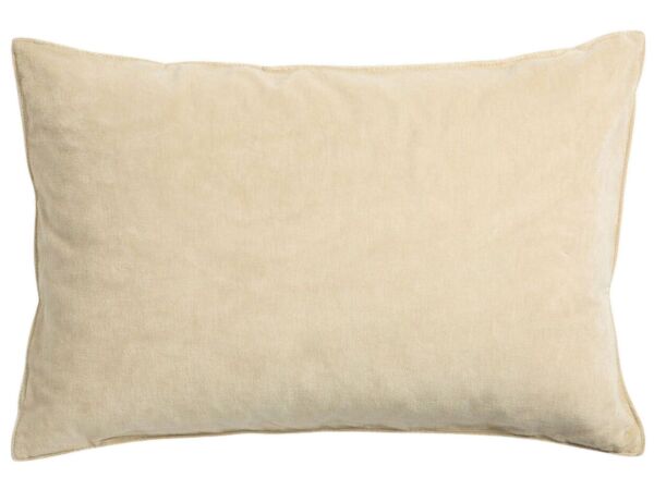 2_Velvet_cushion_cover_Sand_front.jpg