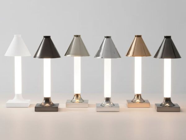 5_Kartell-Goodnight-LED-Akkuleuchte-H-31-cm-Diffusor-11-cm-Gruppe-Situation-4.jpg