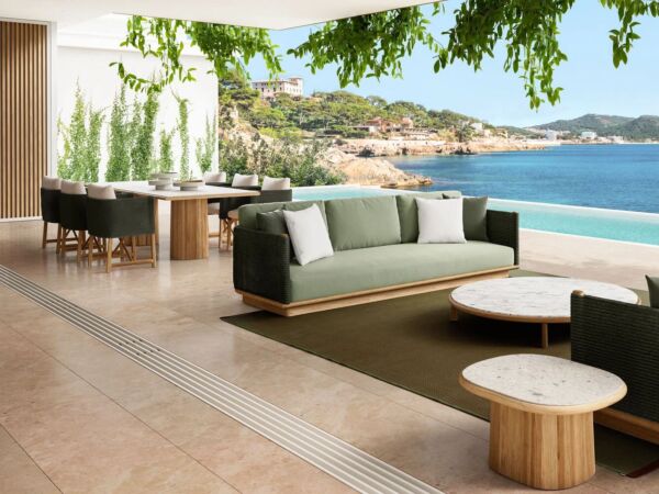 5_Giro | Dining table .jpg