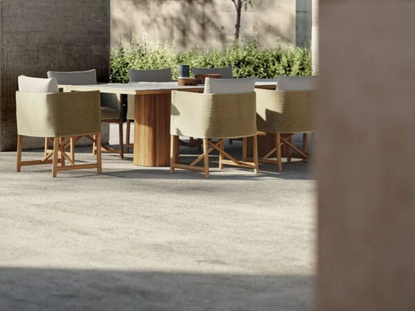 5_Giro | Dining table10 .jpg