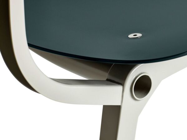 2_zAE797-A625_Revolt granite grey seat and back_beige steel base_detail_03.jpg
