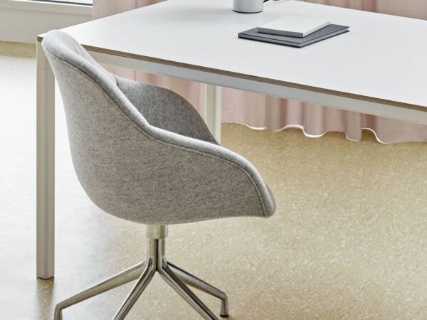 5_AAC 121 Hallingdal 116 alu base_T12 white laminate tabletop white base.jpg