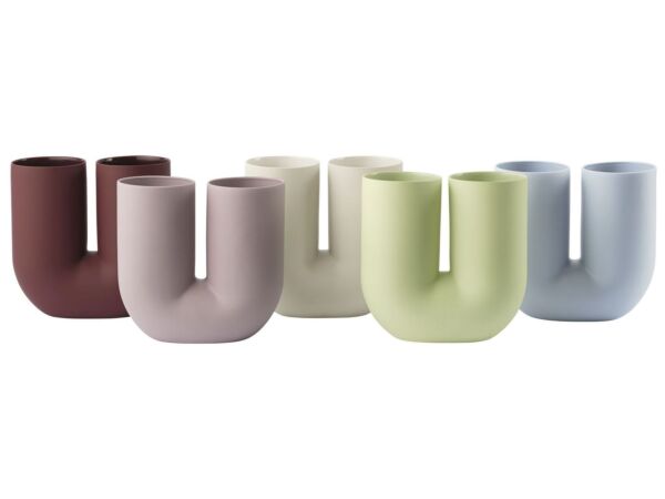 2_zKink-vase-26-deep-red-dusty-lilac-sand-light-green-light-blue-family-muuto-hi-res.jpg