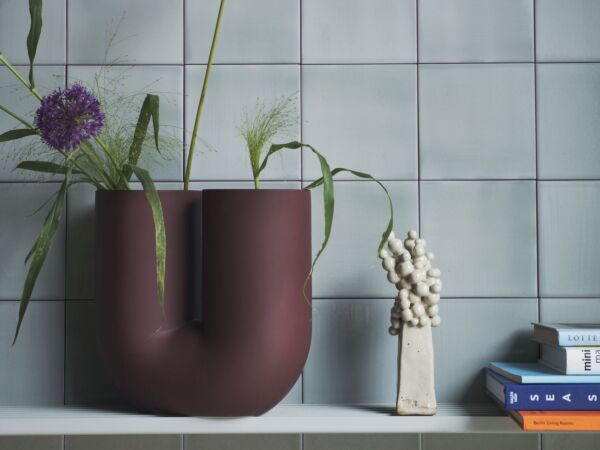 5_Kink-vase-26-deep-red-muuto-org.jpg