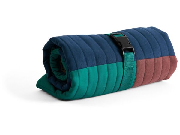2_zAE932-A780-AS33_HAY Dogs Travel Blanket 80x80 burgundy_green_blue quilted.jpg