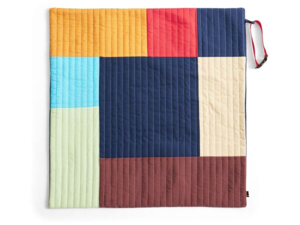 2_AE932-A780-AS31_HAY Dogs Travel Blanket 80x80 multi colour quilted 01.jpg