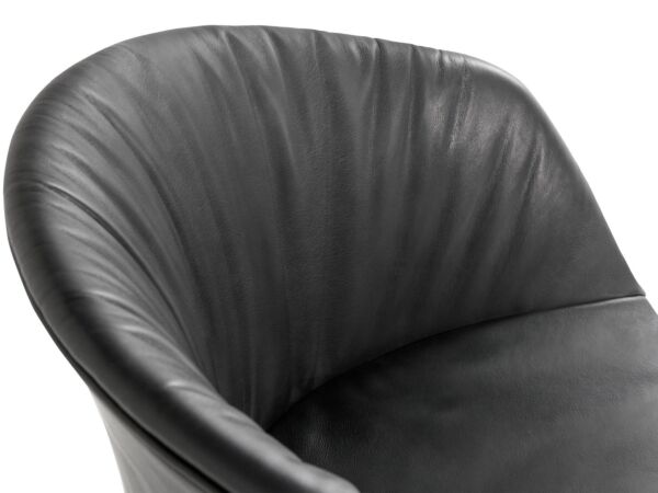 2_zAA226-A108-AA36-02BC_AAC 25 Soft_Sense black_black powder coated base_detail 02.jpg