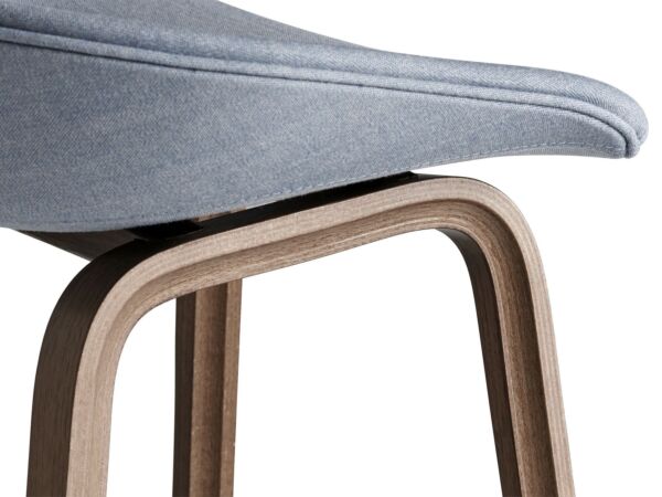 2_zAB252-A001-AA43-01NV_AAS 33 Low H65 Atlas 711_Stainless steel footrest_wb lacquer walnut base detail 02.jpg