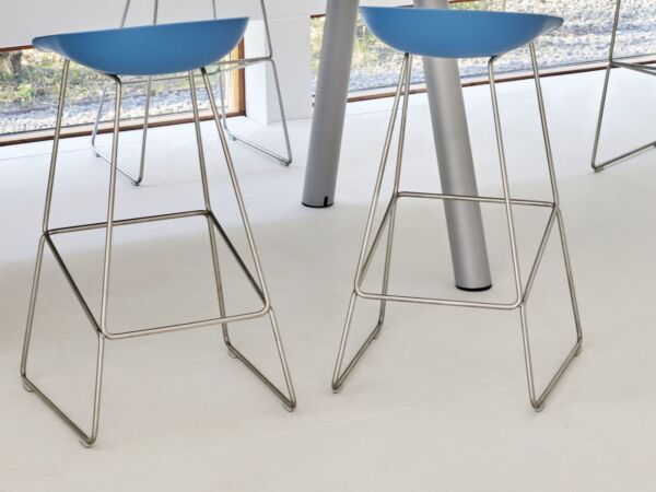 5_Boa High Table L280xW110xH95 white laminate metallic grey powder coated frame_AAS 38 H75 azure blue 2.0 seat stainless steel base.jpg