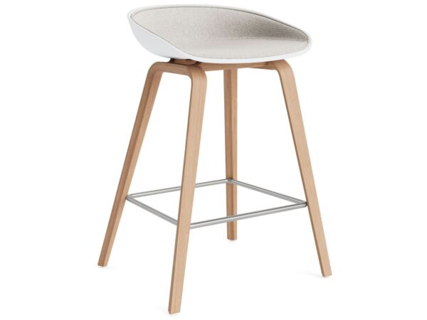 2_AA003-D160-AA25-01BT_AAS 32 H65 white 2.0 shell_front uph Hallingdal 103_wb laquered oak base_stainless steel footrest.jpg