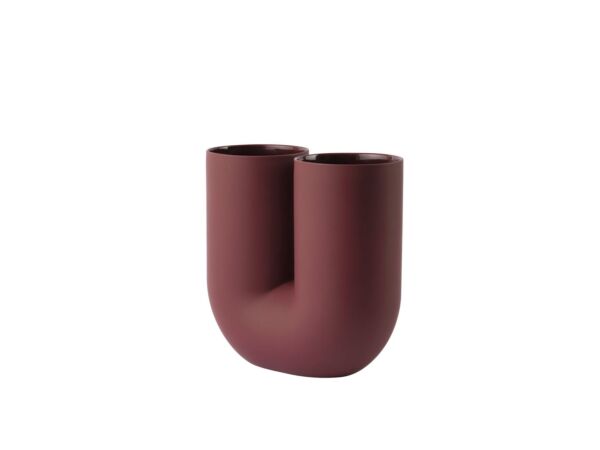 1_Kink-vase-26-deep-red-angle-muuto-hi-res_8.jpg