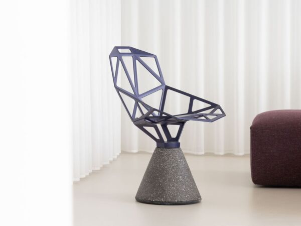 5_Magis_chair_one_concrete_ambient_SD_purple_dark-concrete_03_gallery.jpg