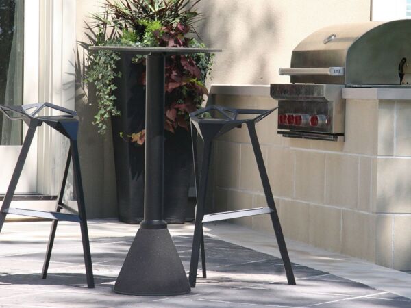 5_Magis_table_one_bistrot_ambient_multi_TV449_TV450_TV458_outdoor_01.jpg