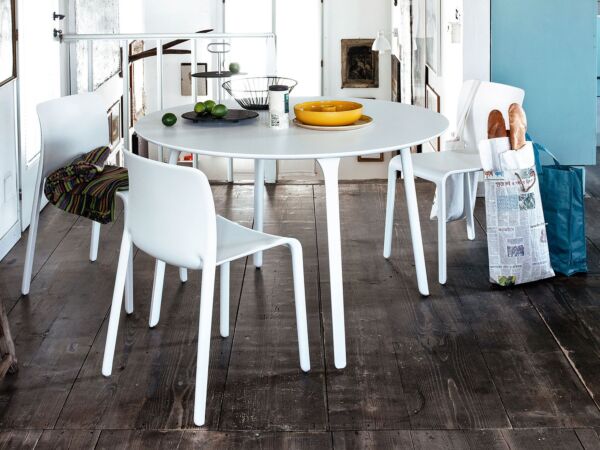 5_Magis_first_chair_ambient_multi_SD800_white_01.jpg