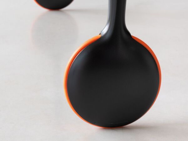 5_Magis_big-will_extending-table_ambient_detail_TV3032_black_black-glass_03_gallery.jpg
